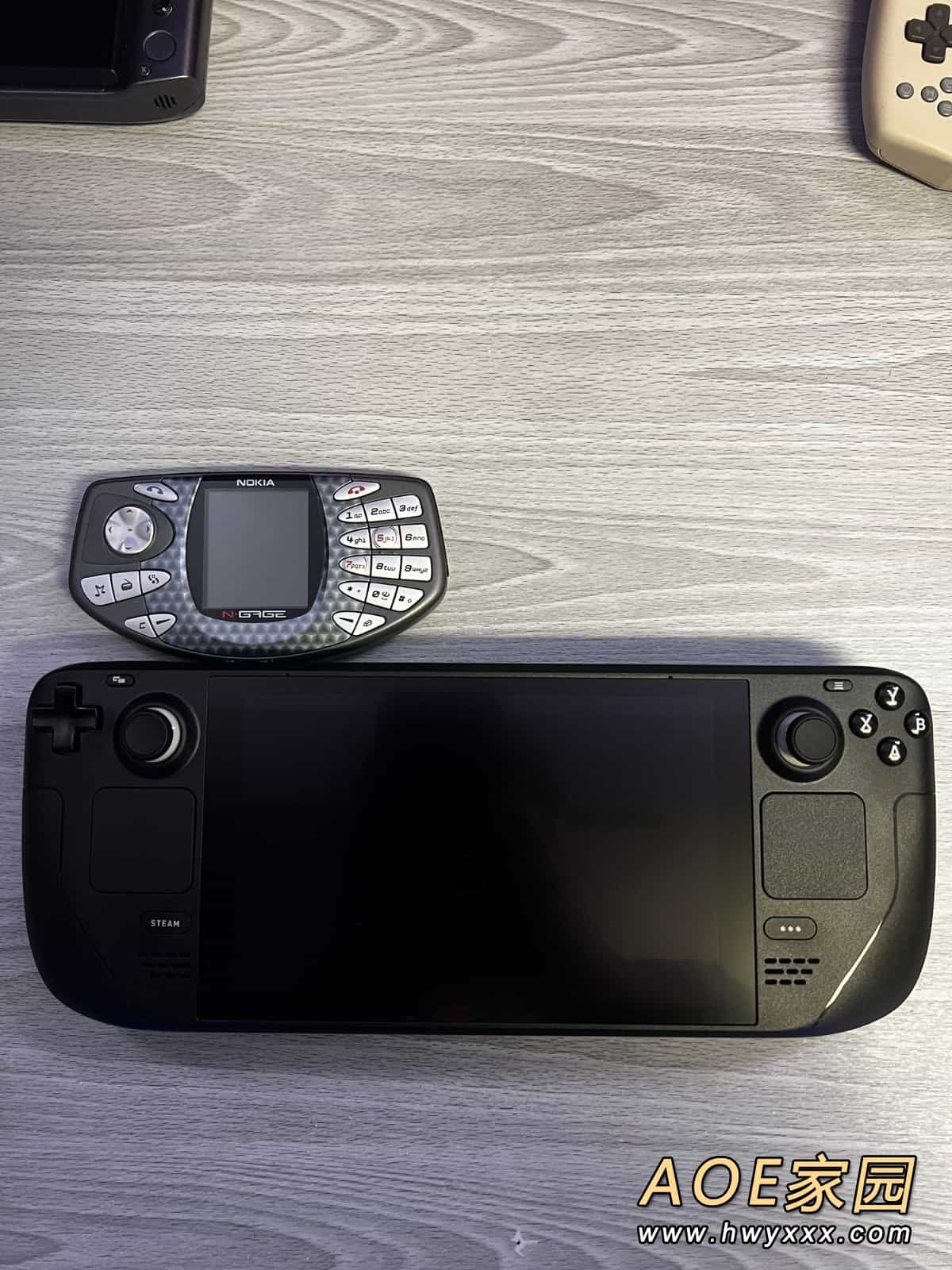 Steam Deck与各掌机对比图 比Switch大上一块