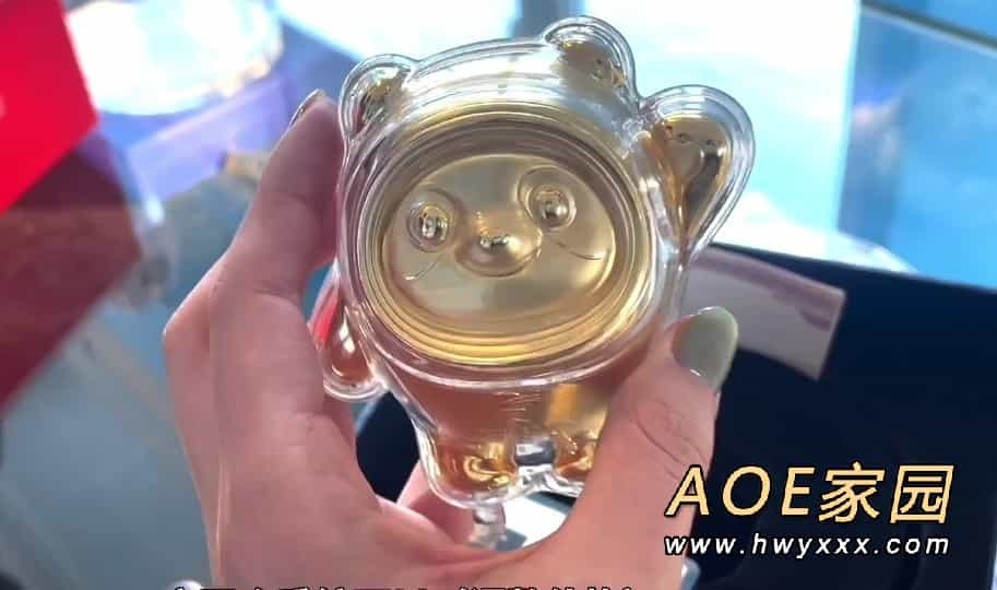 吉祥物冰墩墩一墩难求 33950元金墩墩已被买走
