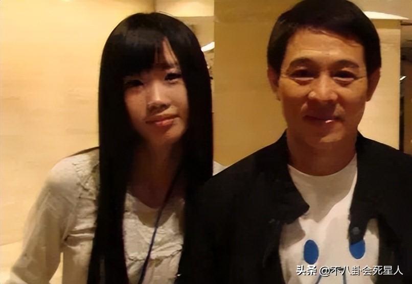 同是李连杰的亲生骨肉，黄秋燕和利智的女儿，却活成了相反的样子-图2